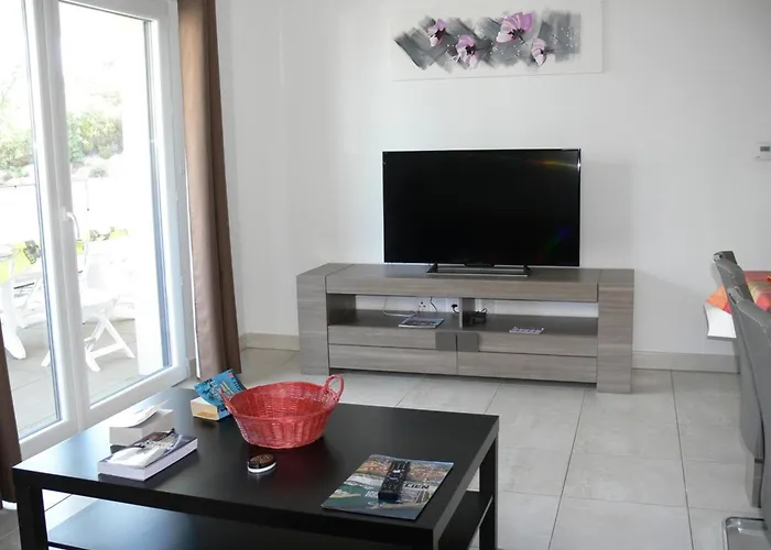 Appt Confort 3 Pieces Avec Terrasse Et Piscine A Saint-raphael - Fr-1-226a-124 Apartman