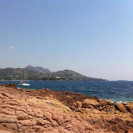 Appt Confort 3 Pieces Avec Terrasse Et Piscine A Saint-raphael - Fr-1-226a-124 Appartement